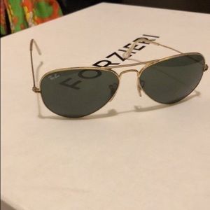 Authentic Ray-Ban Aviator sun glasses